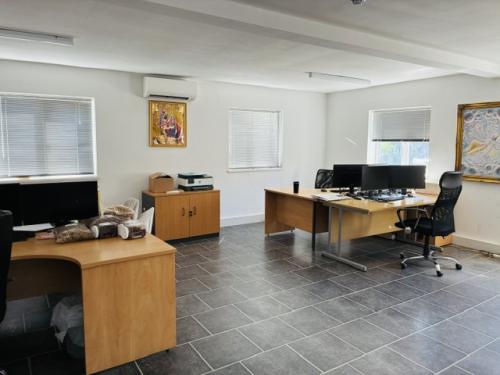 Unit 22, Cosgrove Way, Luton, LU1