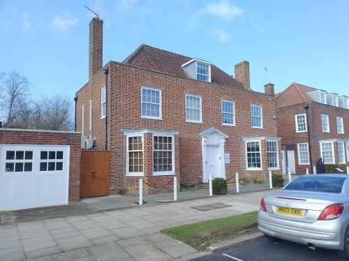 14 Parkway, Welwyn Garden City, AL8