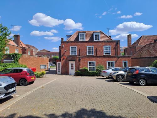 10 Parkway, Welwyn Garden City, AL8