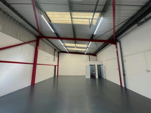 Unit 17, Hawthorn Centre, Elmgrove Road, Harrow, HA1