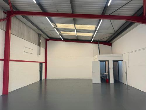 Unit 17, Hawthorn Centre, Elmgrove Road, Harrow, HA1