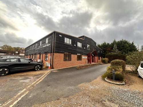 South Barn, Crockham Park Main Road, Crockham Hill, Edenbridge, TN8