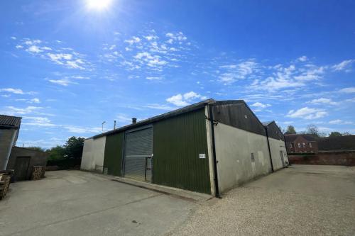 Unit 3 Ayres Yard, Station Road, Wallingford, OX10