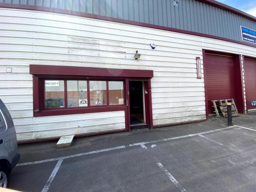Unit 10 The Business Centre, Corinium Industrial Estate, Amersham,, HP6