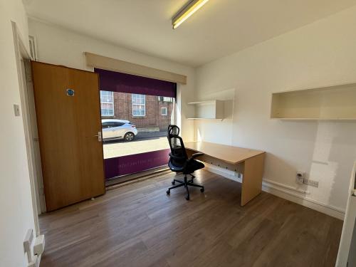 2 Glebe Road, Warlingham, CR6