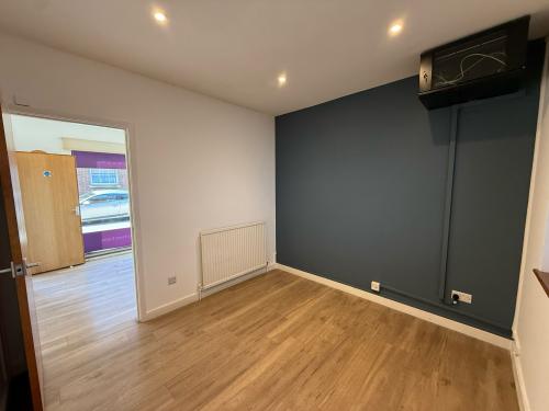2 Glebe Road, Warlingham, CR6