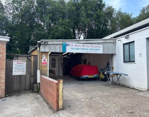 22A Holmethorpe Avenue, Redhill, RH1