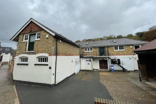 21 Timber Lane, Caterham, CR3