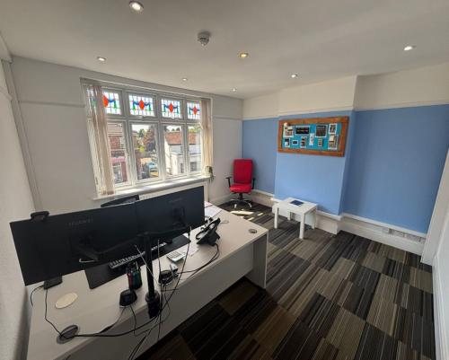 89 High Street, Caterham, CR3