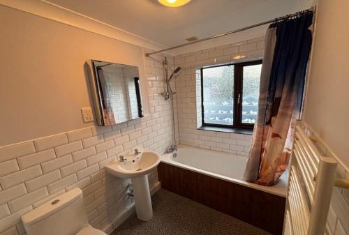 1 Mount Pleasant Road, Caterham, CR3