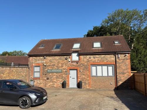 77 Farleigh Road, Warlingham, CR6