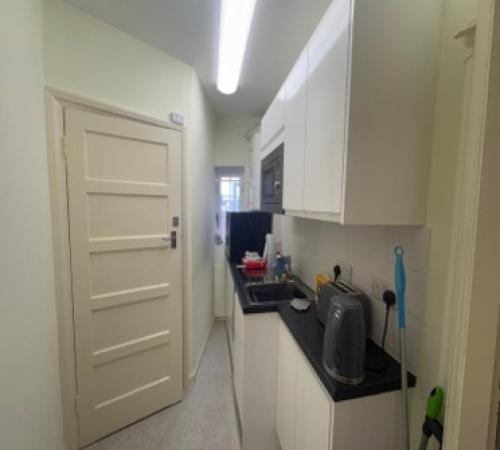 101 Victoria Road, Horley, Surrey, RH6