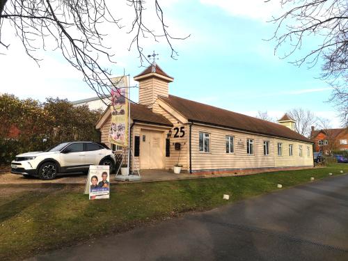 Unit 25, Graylands Estate, Langhurstwood Road, Horsham, RH12