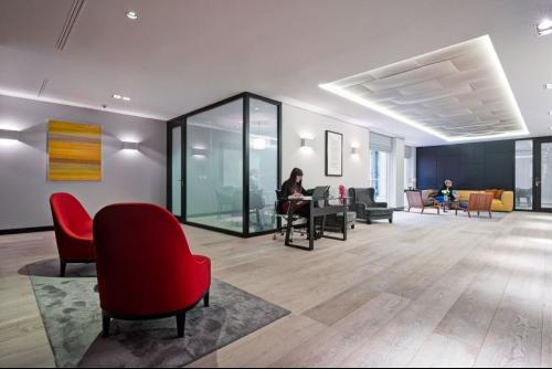 Birchin Court, 20 Birchin Lane, London, EC3V