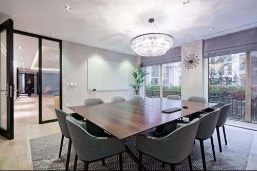 Birchin Court, 20 Birchin Lane, London, EC3V