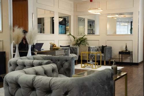 Meridien House, 42 Upper Berkeley Street, London, W1H