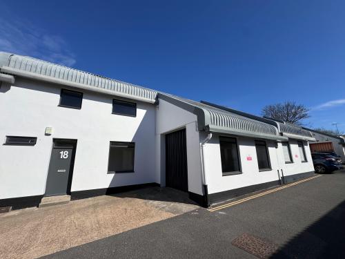 18, Brook Lane Business Centre, Brook Lane North, Brentford, TW8
