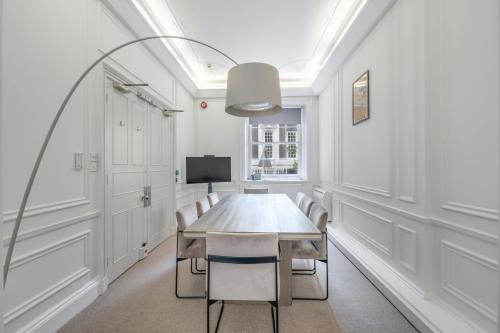 22 Gilbert Street, Mayfair, London, W1K