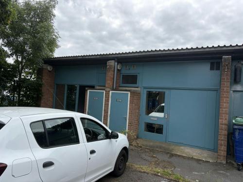 Unit 24, Fiddlebridge Industrial Centre, Lemsford Road, Hatfield, AL10