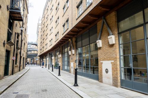 30B Shad Thames, Tower Bridge, London, SE1