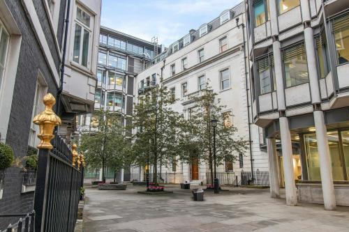 4 Curzon Square, Mayfair, London, W1J