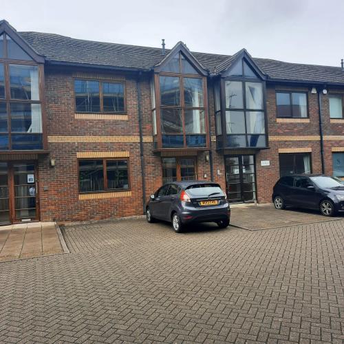 4 Wey Court, Mary Road, Guildford, GU1