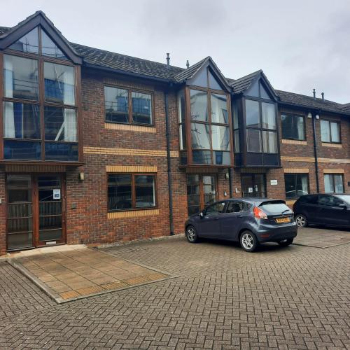 4 Wey Court, Mary Road, Guildford, GU1