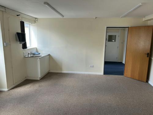 Chelworth Office Centre Chelworth Industrial Estat, Block D, Cricklade, Nr Swindon, SN6