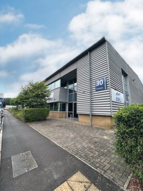 30 Riverside Way, Uxbridge, UB8