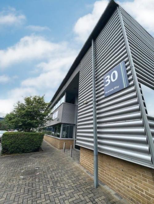 30 Riverside Way, Uxbridge, UB8