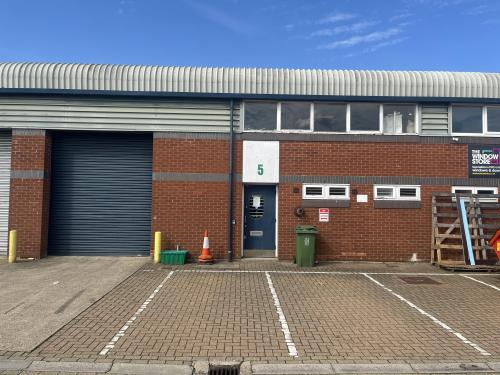 Unit 5, Vale Industrial Centre, Southern Road, Aylesbury, HP19