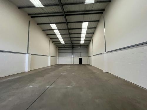Unit 24, Vale Industrial Centre, Southern Road, Aylesbury, HP19