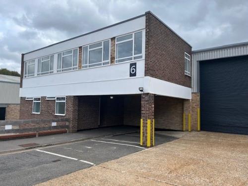 Unit 6 Multipark Norcot, Norcot Industrial Estate, Sterling Way, Reading, RG30