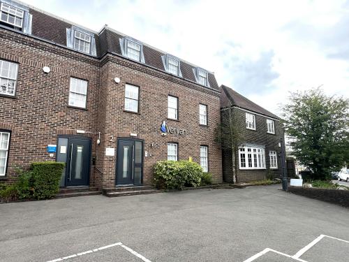 2 Grove House, Foundry Lane, Horsham, RH13