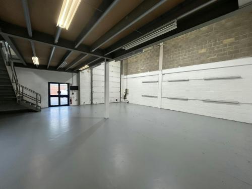 Unit 9 Star West, Westmead Industrial Estate, Swindon, SN5
