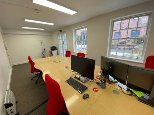 2 London Road, Newbury, RG14