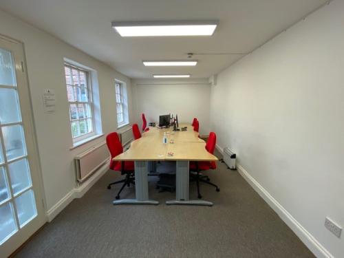 2 London Road, Newbury, RG14