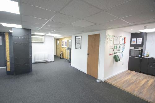 Unit 4A, Paddock Road, Reading, RG4