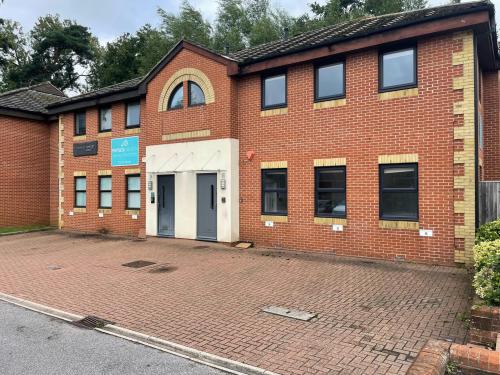 Tanners Yard, 8 London Road, Bagshot, GU19
