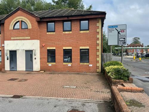 Tanners Yard, 8 London Road, Bagshot, GU19