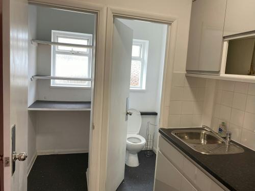 1 Tideway House, Park Lane, Richmond, TW9