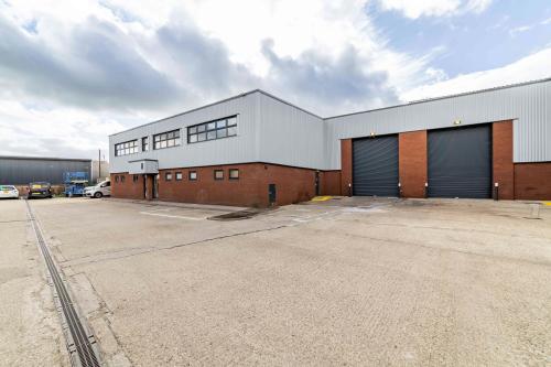 Unit 8, Heron Industrial Estate, Basingstoke Road, Spencers Wood, Reading, RG7