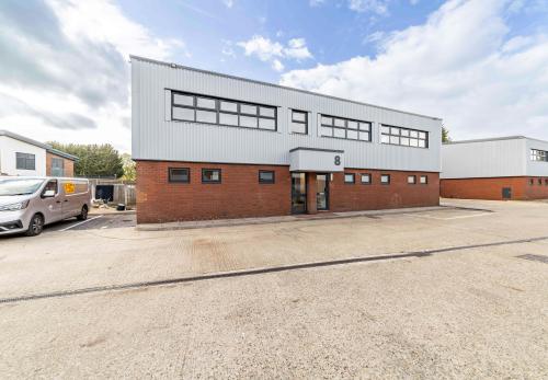 Unit 8, Heron Industrial Estate, Basingstoke Road, Spencers Wood, Reading, RG7