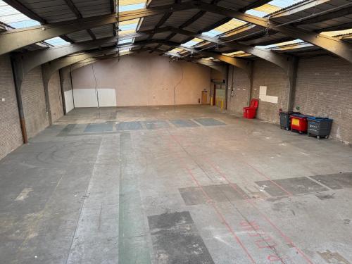 R2, Northfleet Industrial Estate, Lower Road, Northfleet, Gravesend, DA11