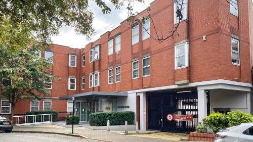 Mulliner House, Flanders Road, Chiswick, London, W4