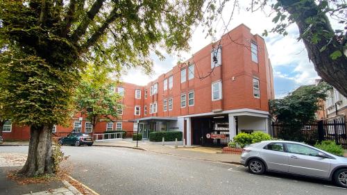 Mulliner House, Flanders Road, Chiswick, London, W4