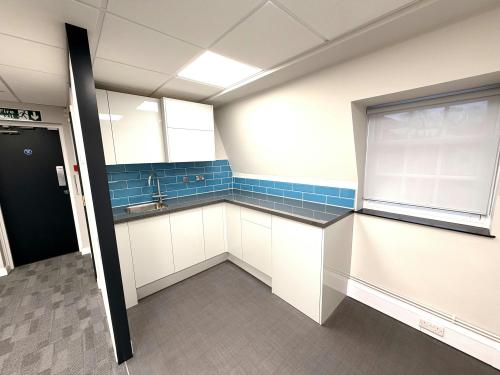 2 Grove House, Horsham, RH13
