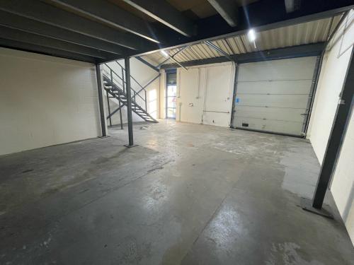 Unit 861, Plymouth Road Industrial Estate, Slough, SL1