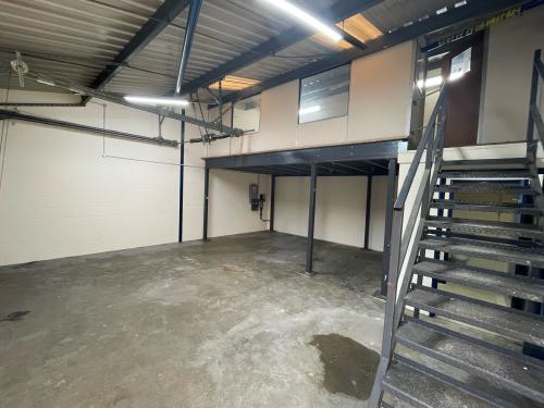 Unit 861, Plymouth Road Industrial Estate, Slough, SL1