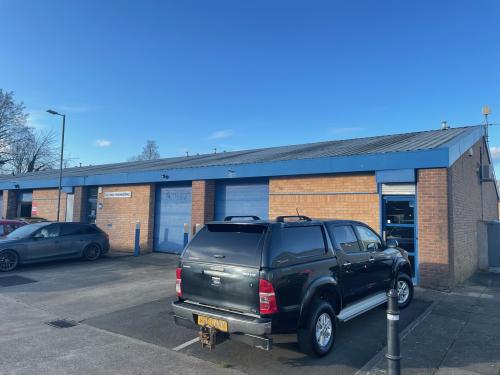 Unit 861, Plymouth Road Industrial Estate, Slough, SL1